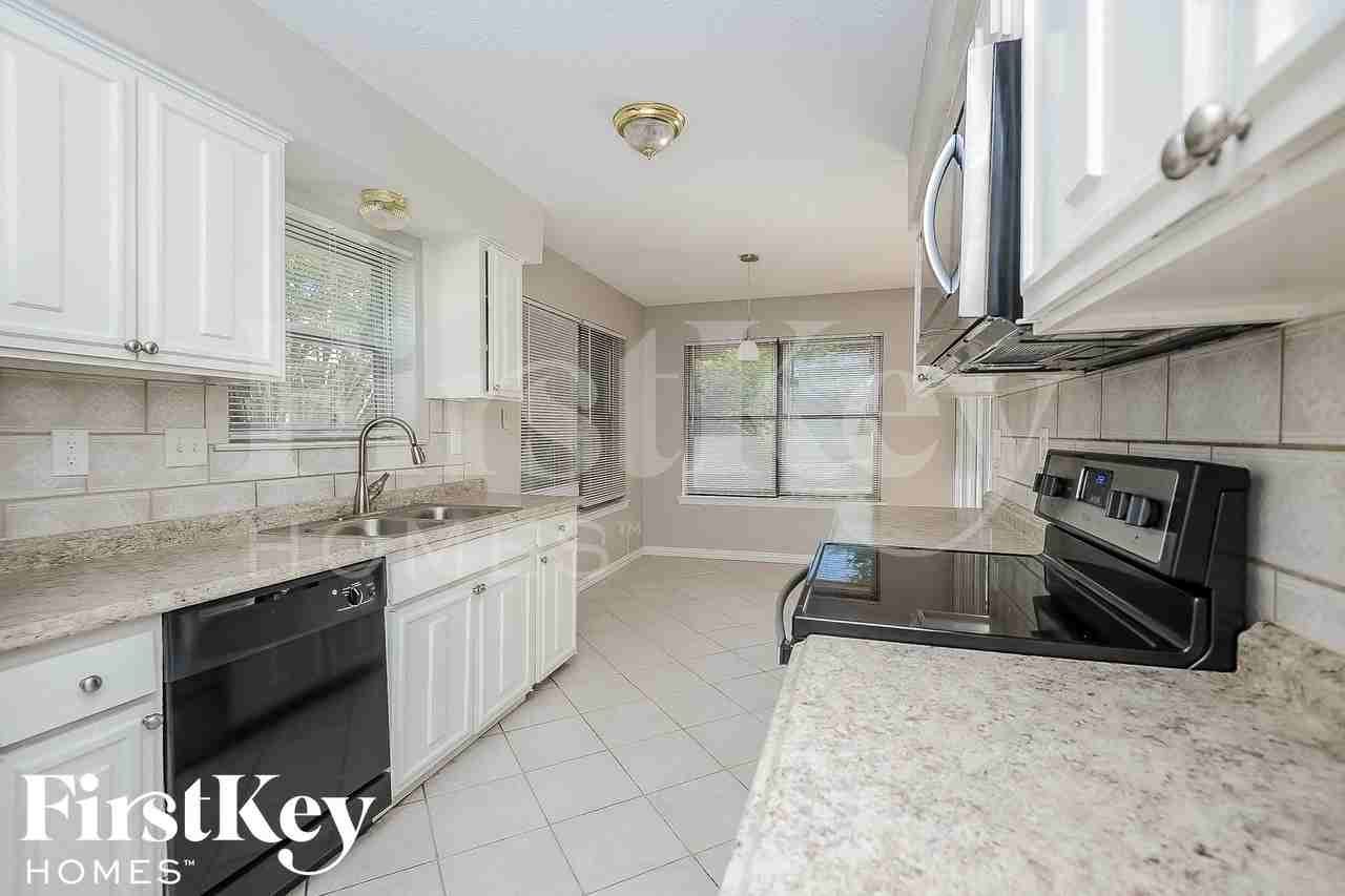 1626 Glenhill Ln - Photo 6 of 15