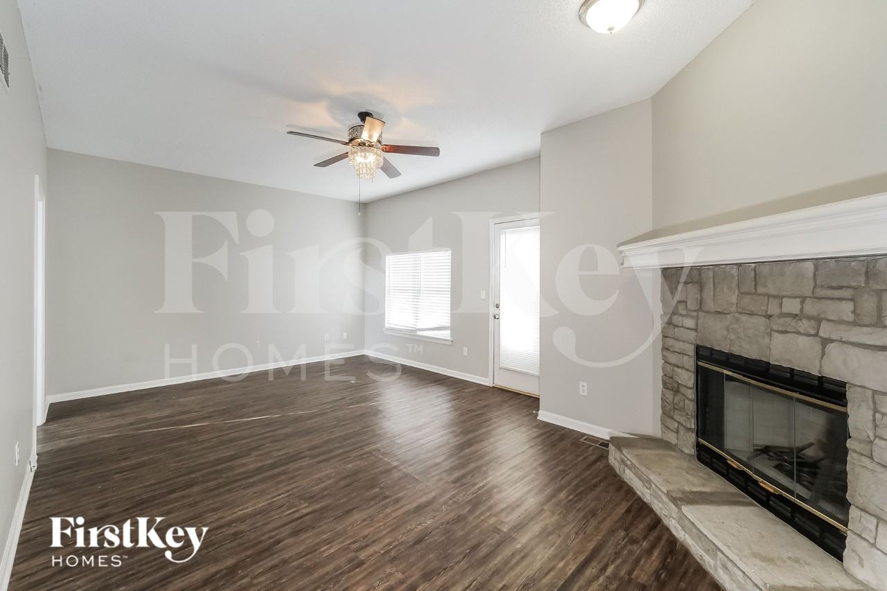 1611 Cooper Dr - Photo 2 of 19