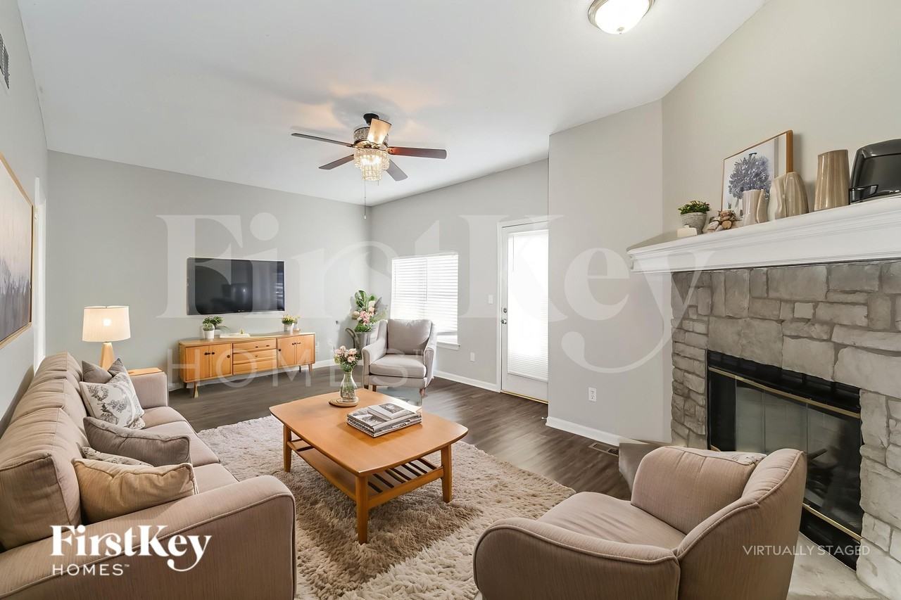 1611 Cooper Dr - Photo 3 of 19