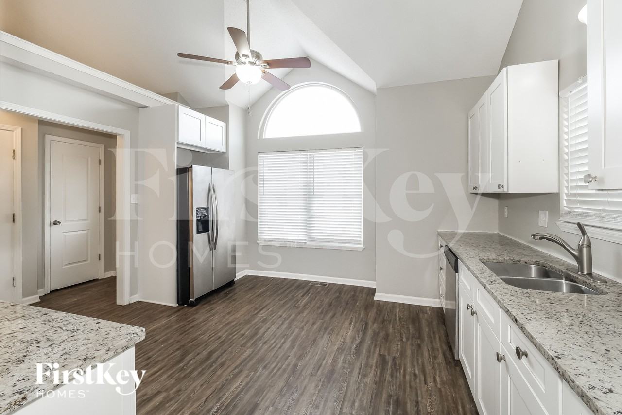 1611 Cooper Dr - Photo 6 of 19