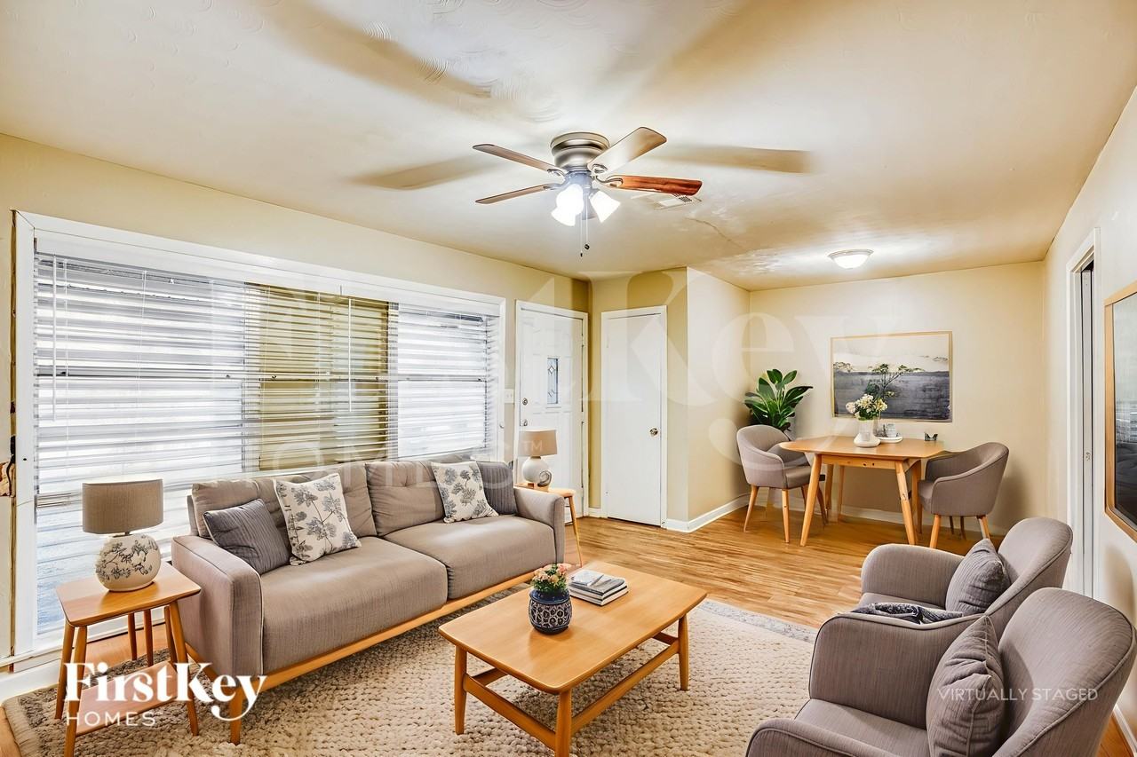 1610 13th Ave N - Photo 4 of 19