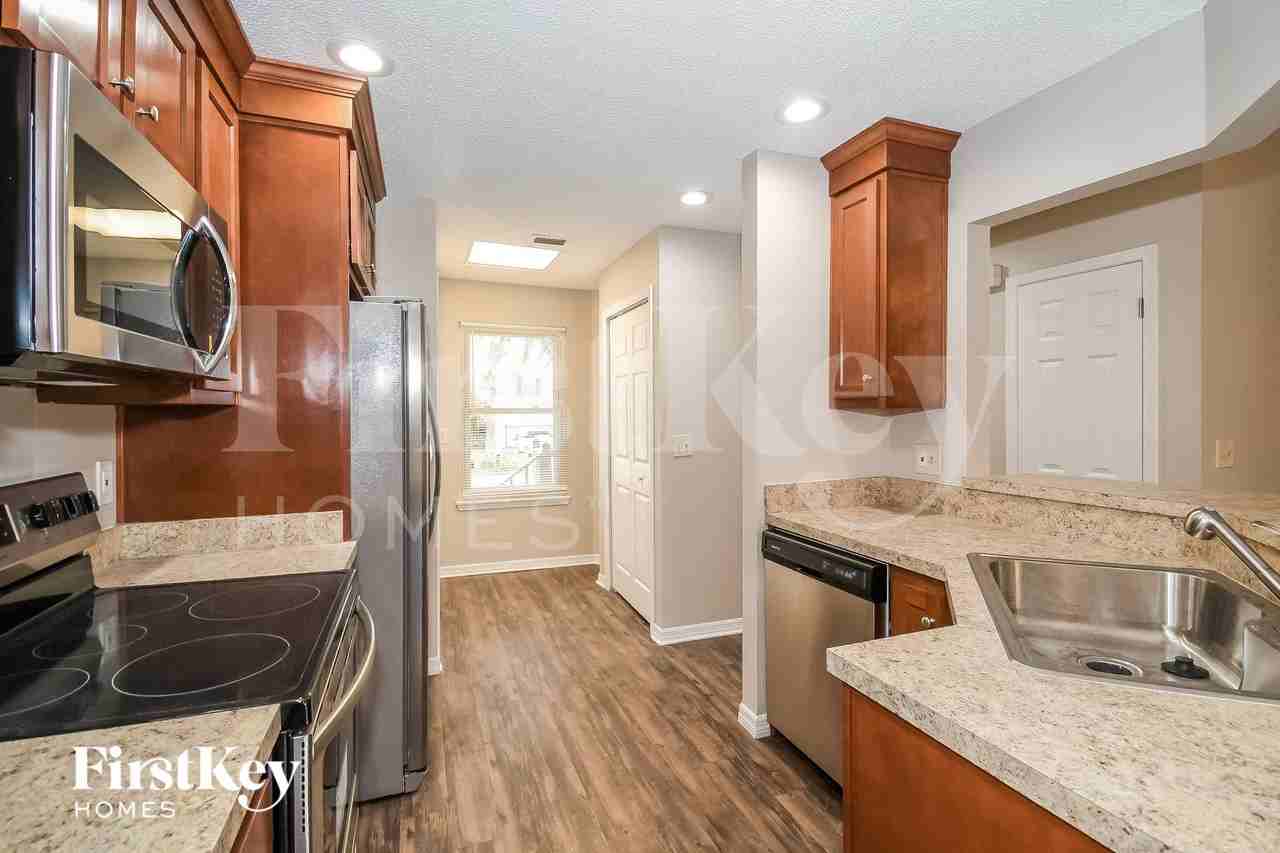 1591 Twin Oak Dr W - Photo 7 of 15