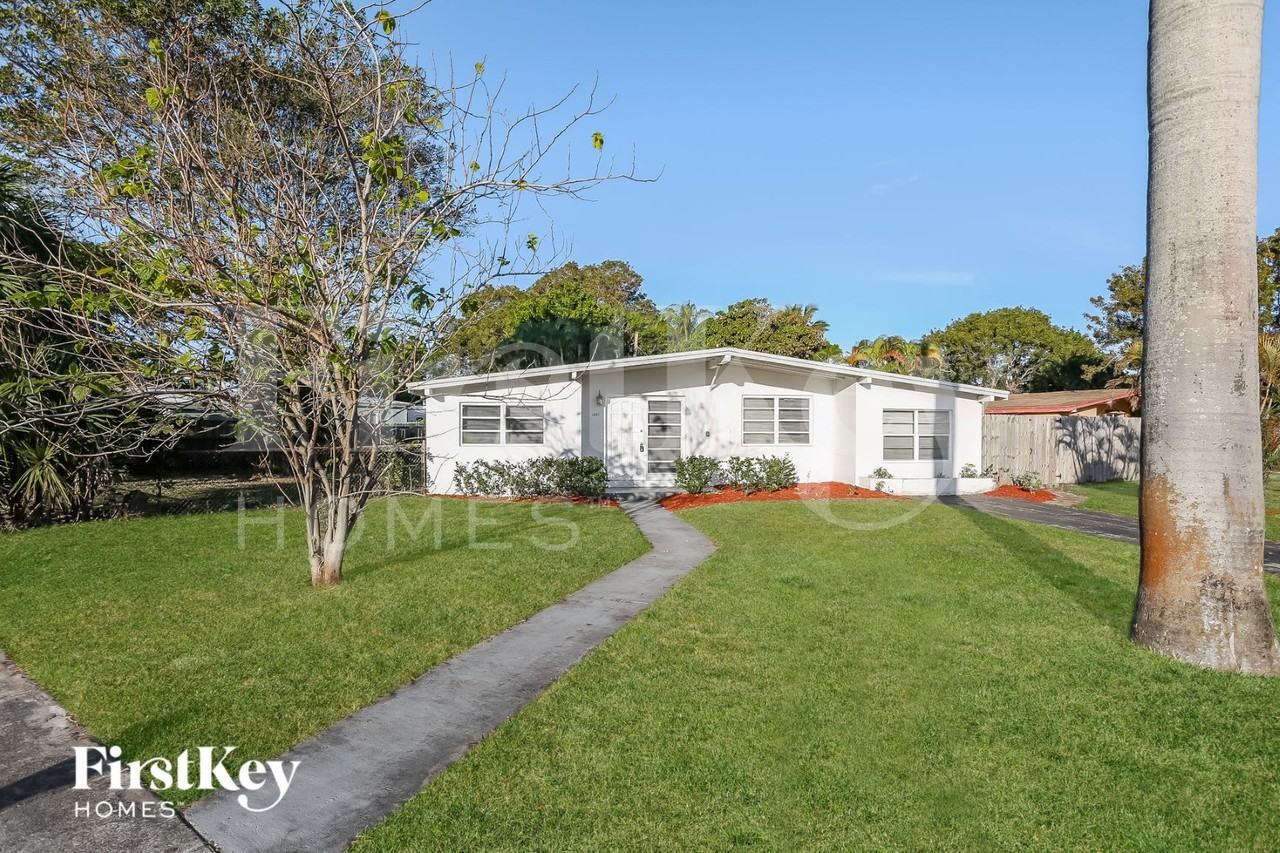 1571 Northeast 44th Street