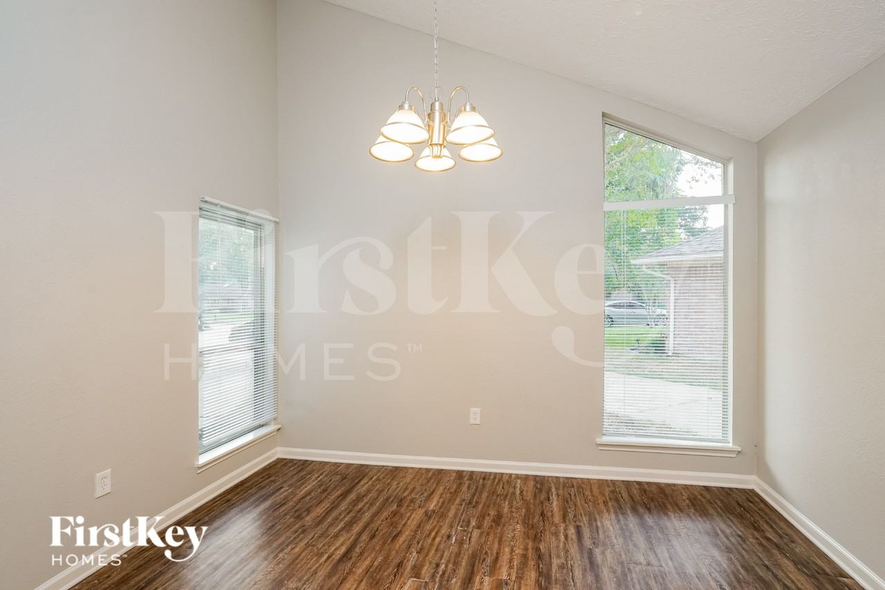 15603 Sandy Hill Dr - Photo 5 of 16