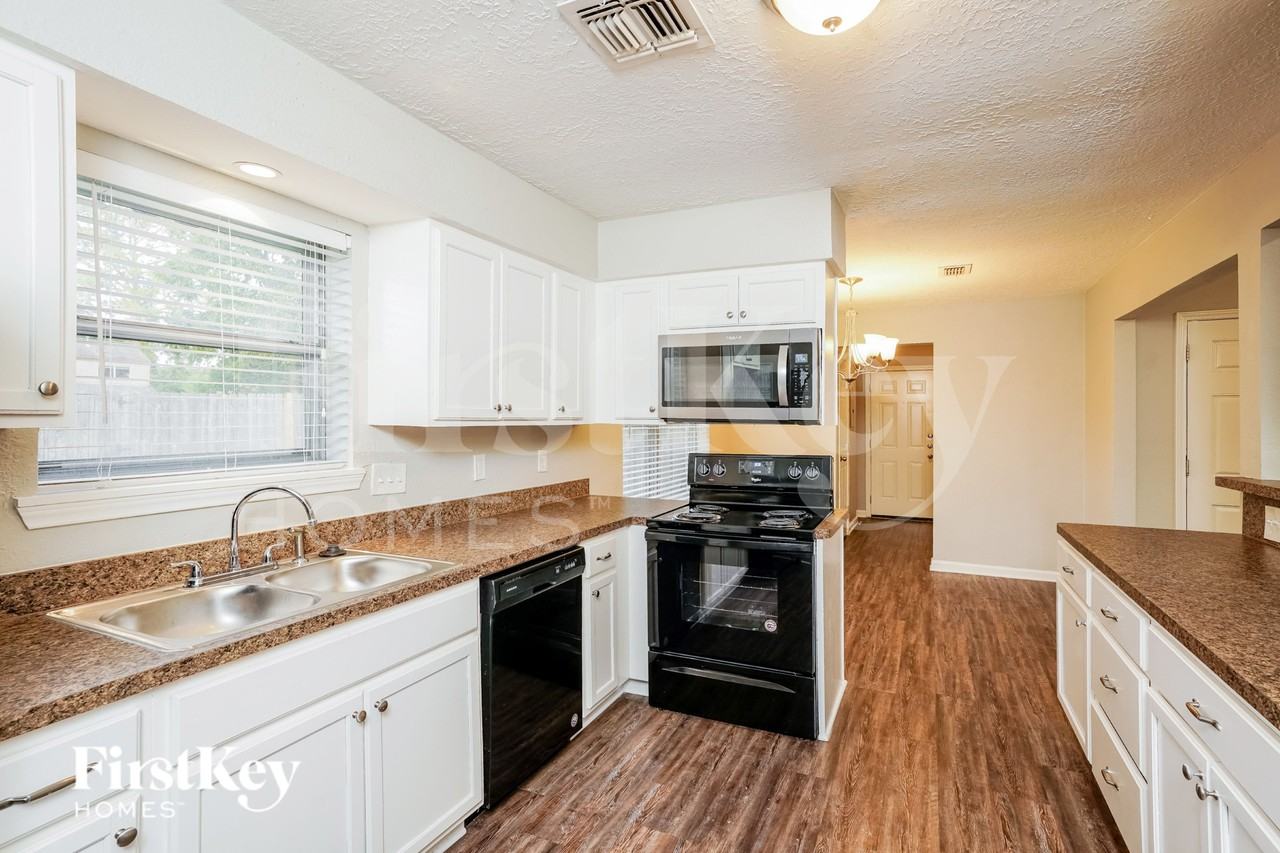 15603 Sandy Hill Dr - Photo 7 of 16