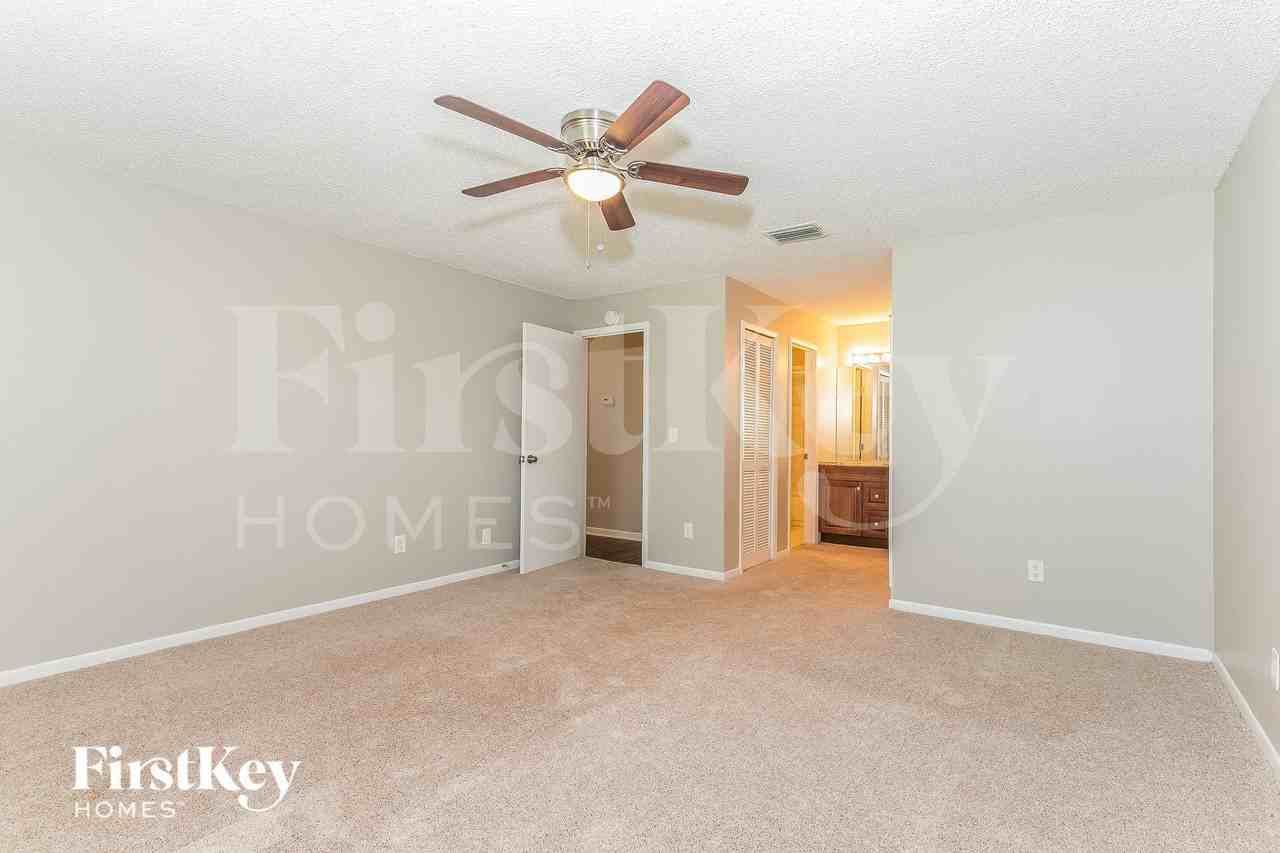 1549 Giles St Nw - Photo 7 of 15