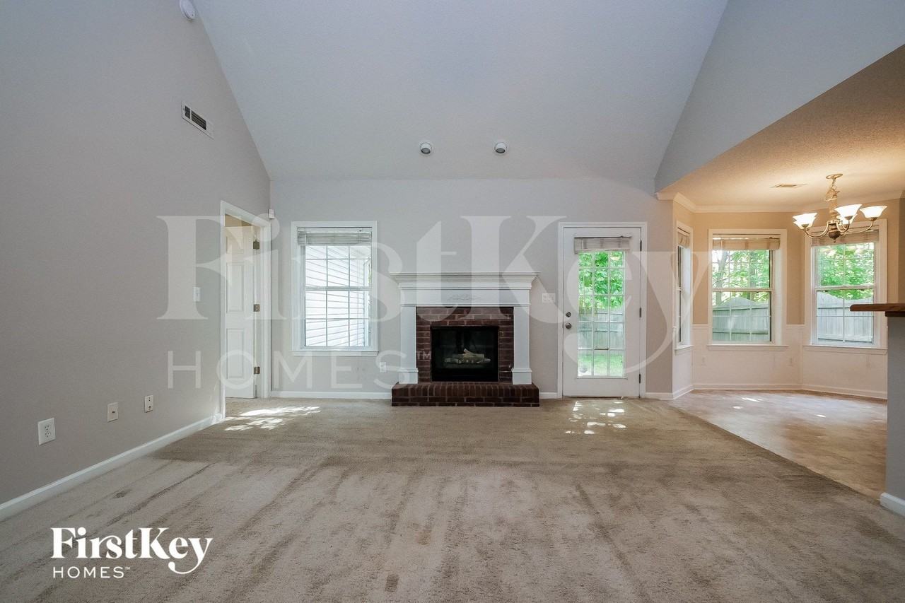 143 Riva Ridge Ln - Photo 2 of 15