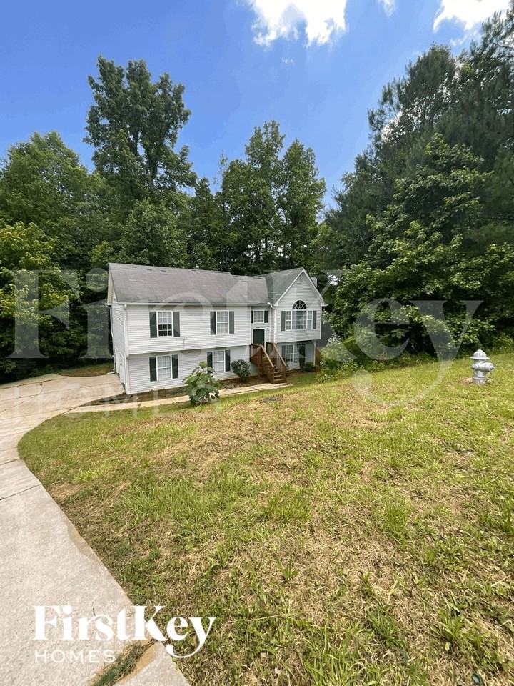 1404 Lancaster Court