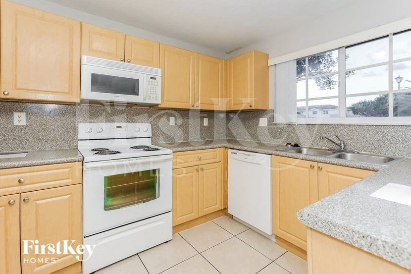 14000 Swstreet #105 - Photo 7 of 15