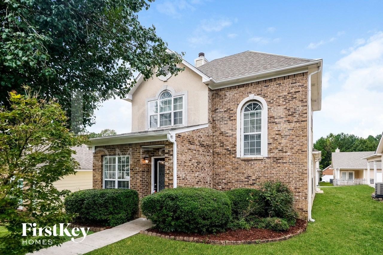 140 Warwick Cir - Photo 3 of 16