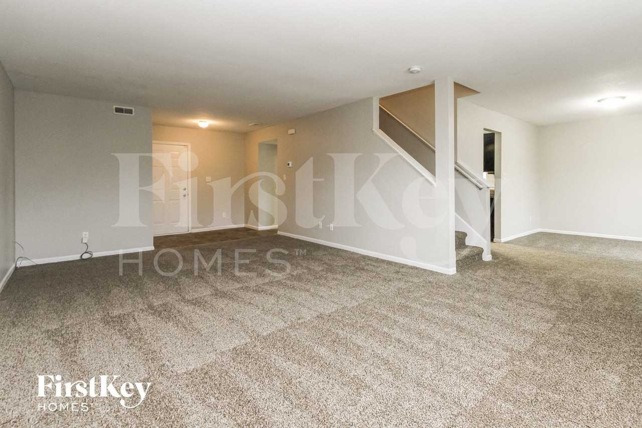 1394 Osprey Way - Photo 2 of 15