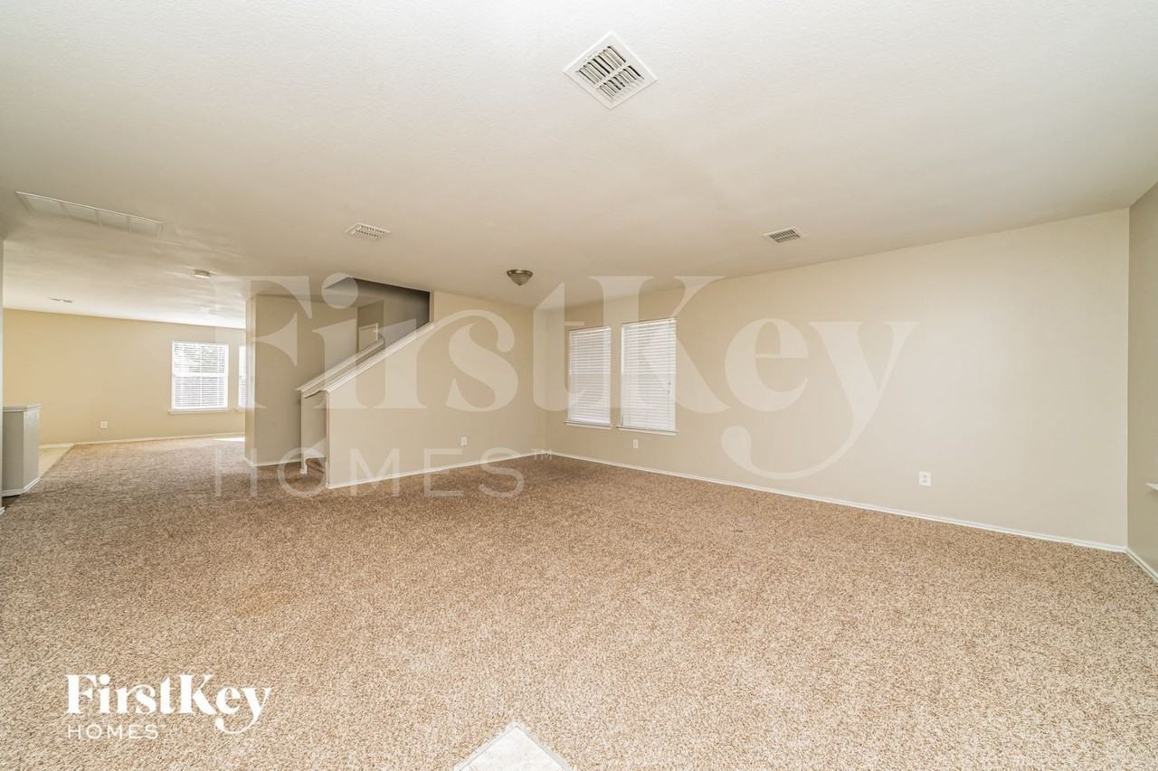 13829 Sonterra Ranch Rd - Photo 2 of 15