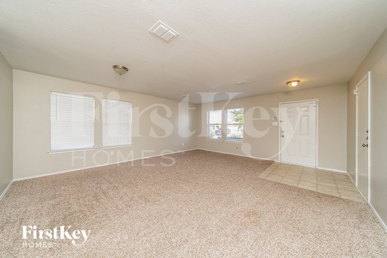 13829 Sonterra Ranch Rd - Photo 3 of 15