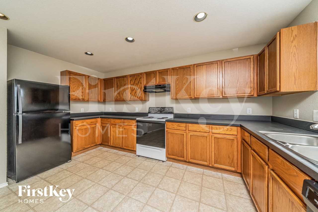 13829 Sonterra Ranch Rd - Photo 5 of 15