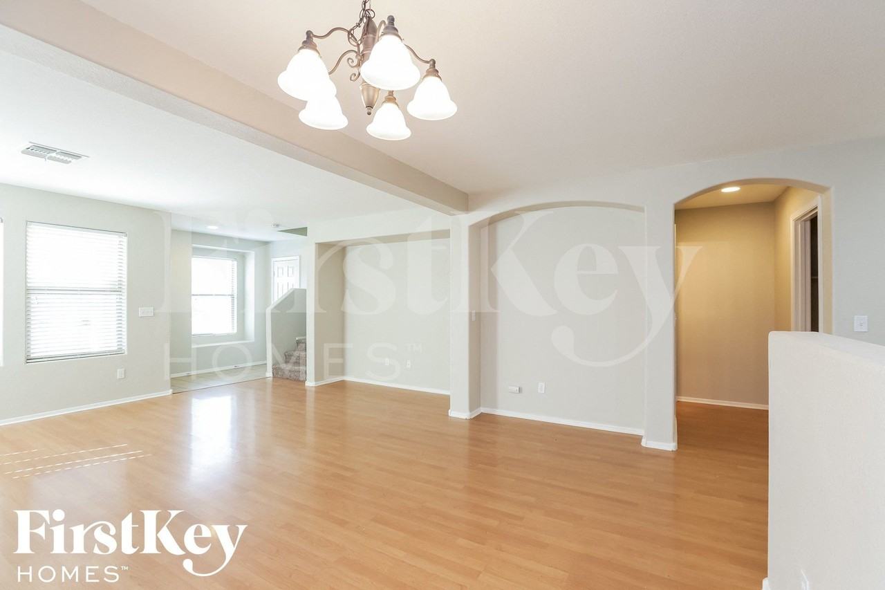 1356 S Loback Ln - Photo 5 of 15