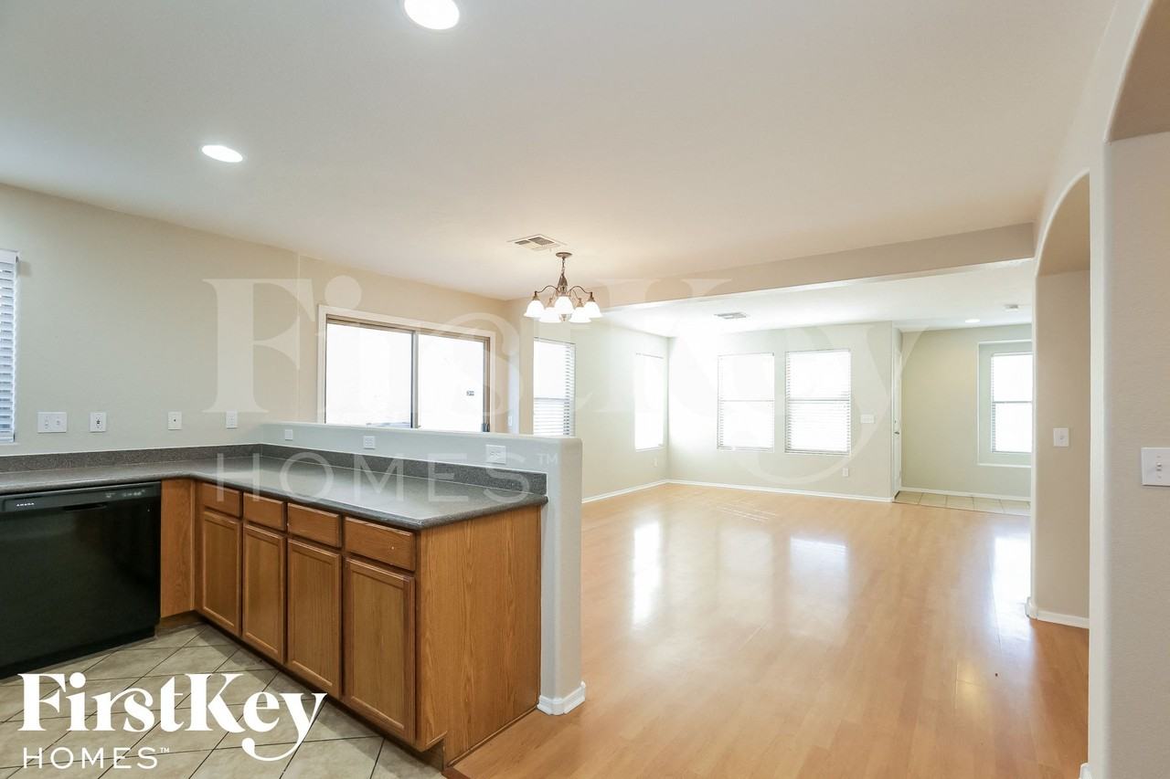 1356 S Loback Ln - Photo 6 of 15