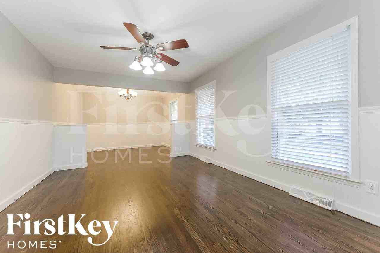 1333 Southwest 21st Street - Photo 2 of 14