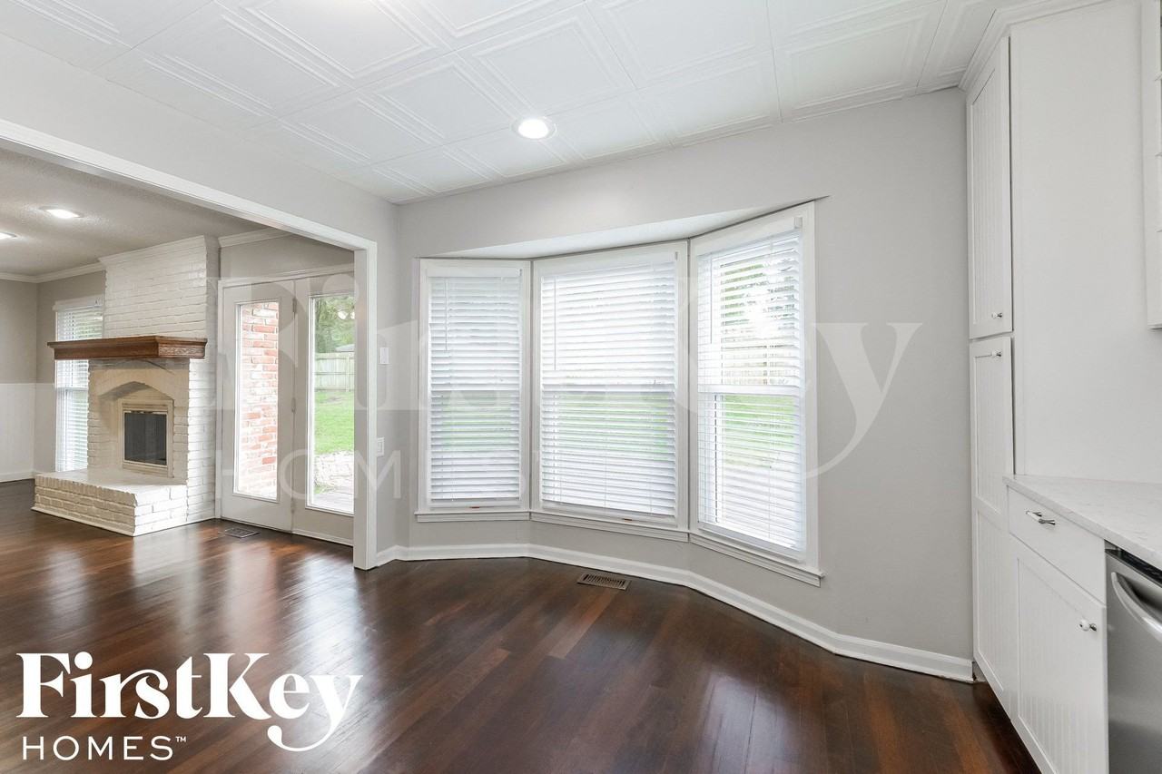 1333 Southwest 21st Street - Photo 3 of 14