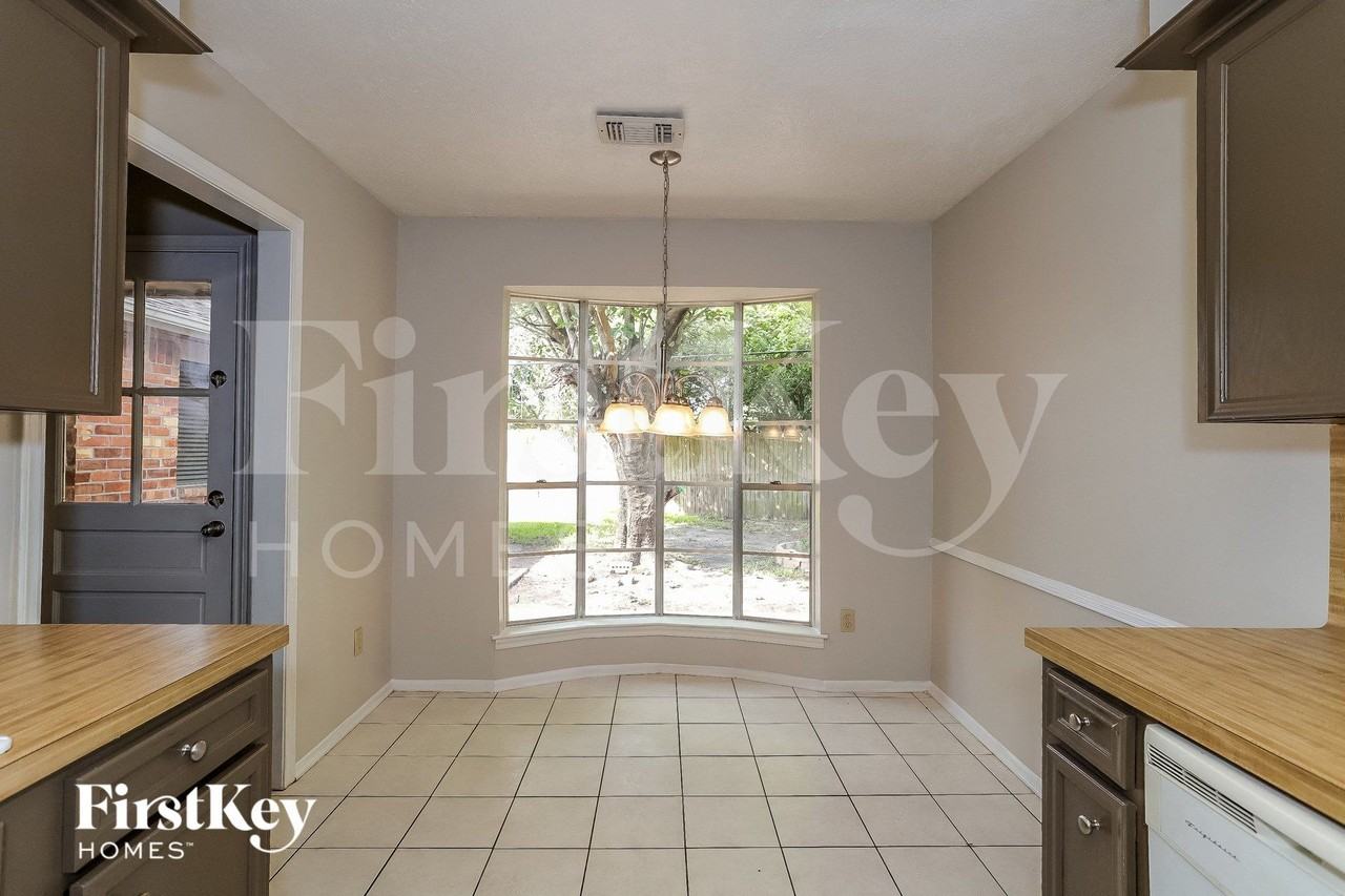 13319 Ascot Glen Ln - Photo 4 of 15