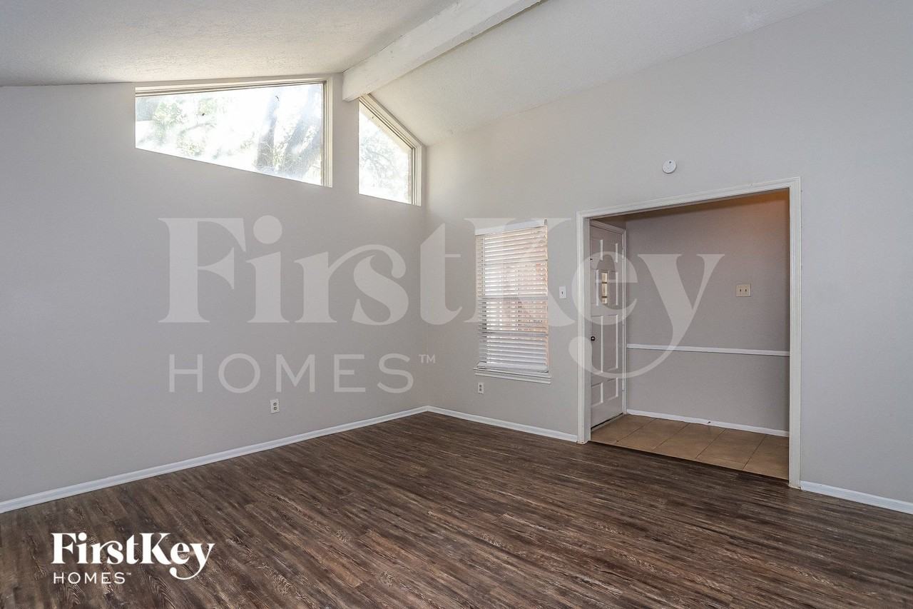 13319 Ascot Glen Ln - Photo 7 of 15