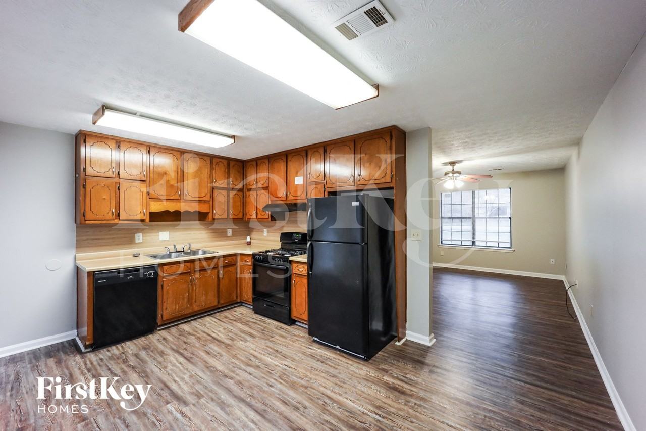 1327 Labelle Street - Photo 5 of 15