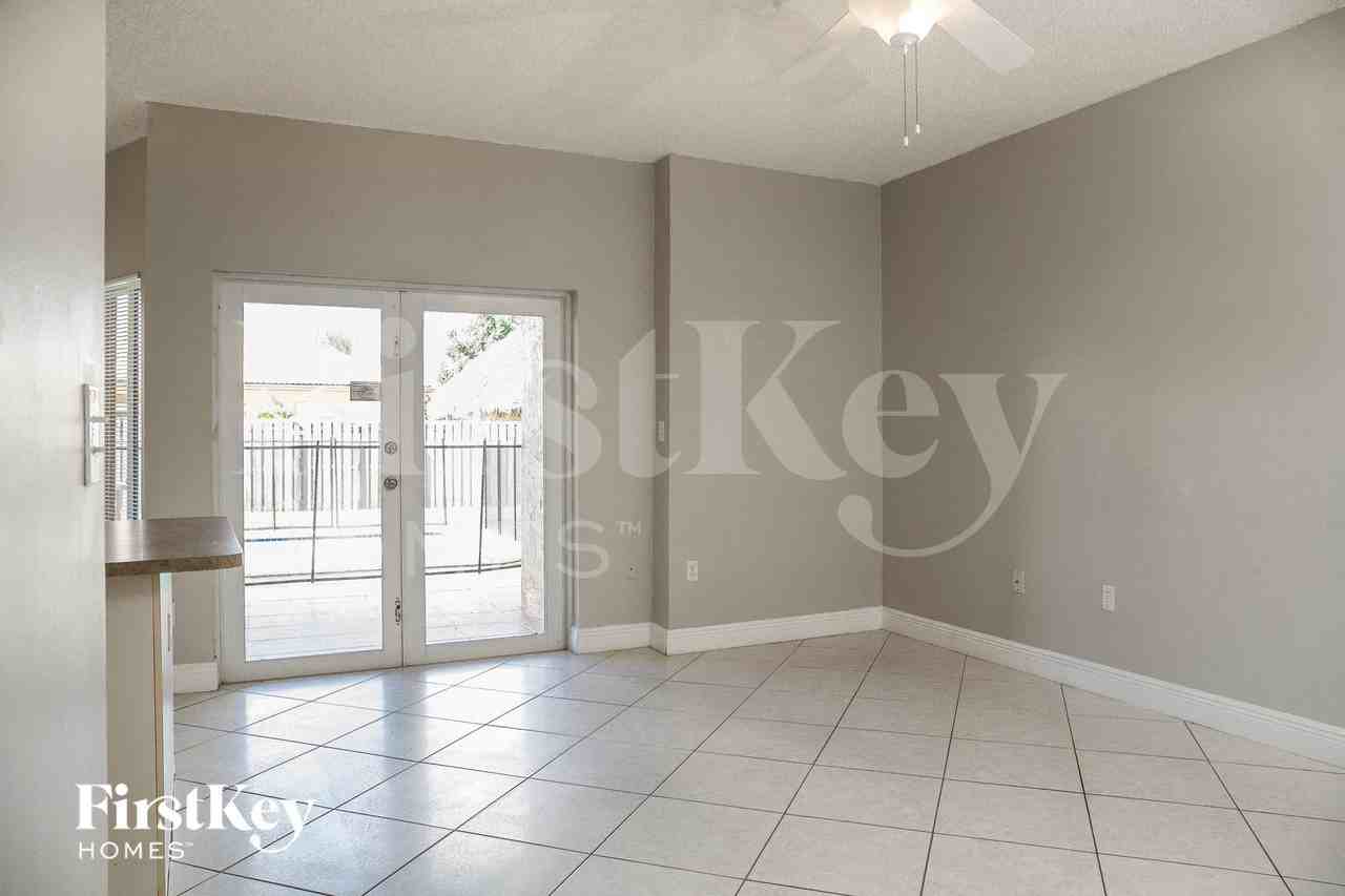 13233 Swstreet - Photo 7 of 15