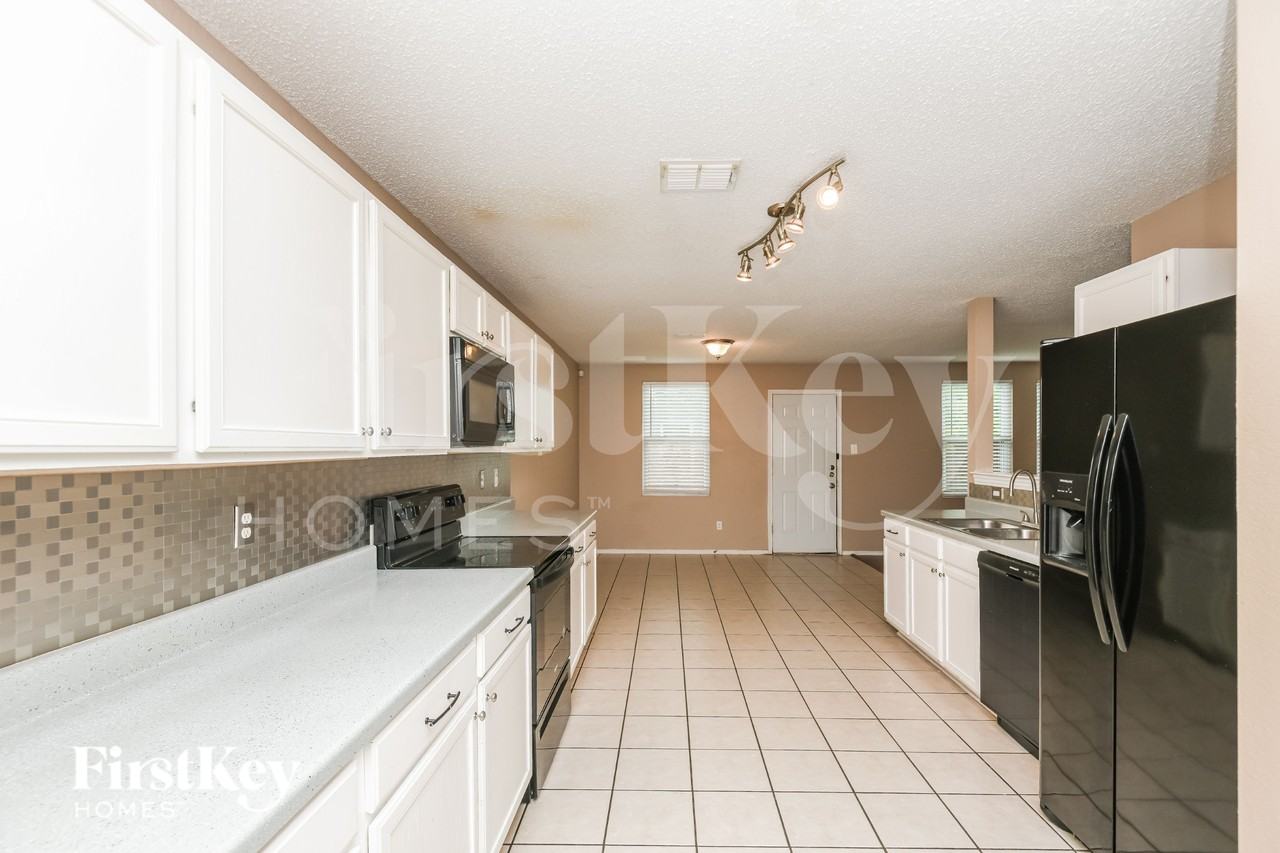 1301 Anna Lea Ln - Photo 6 of 16