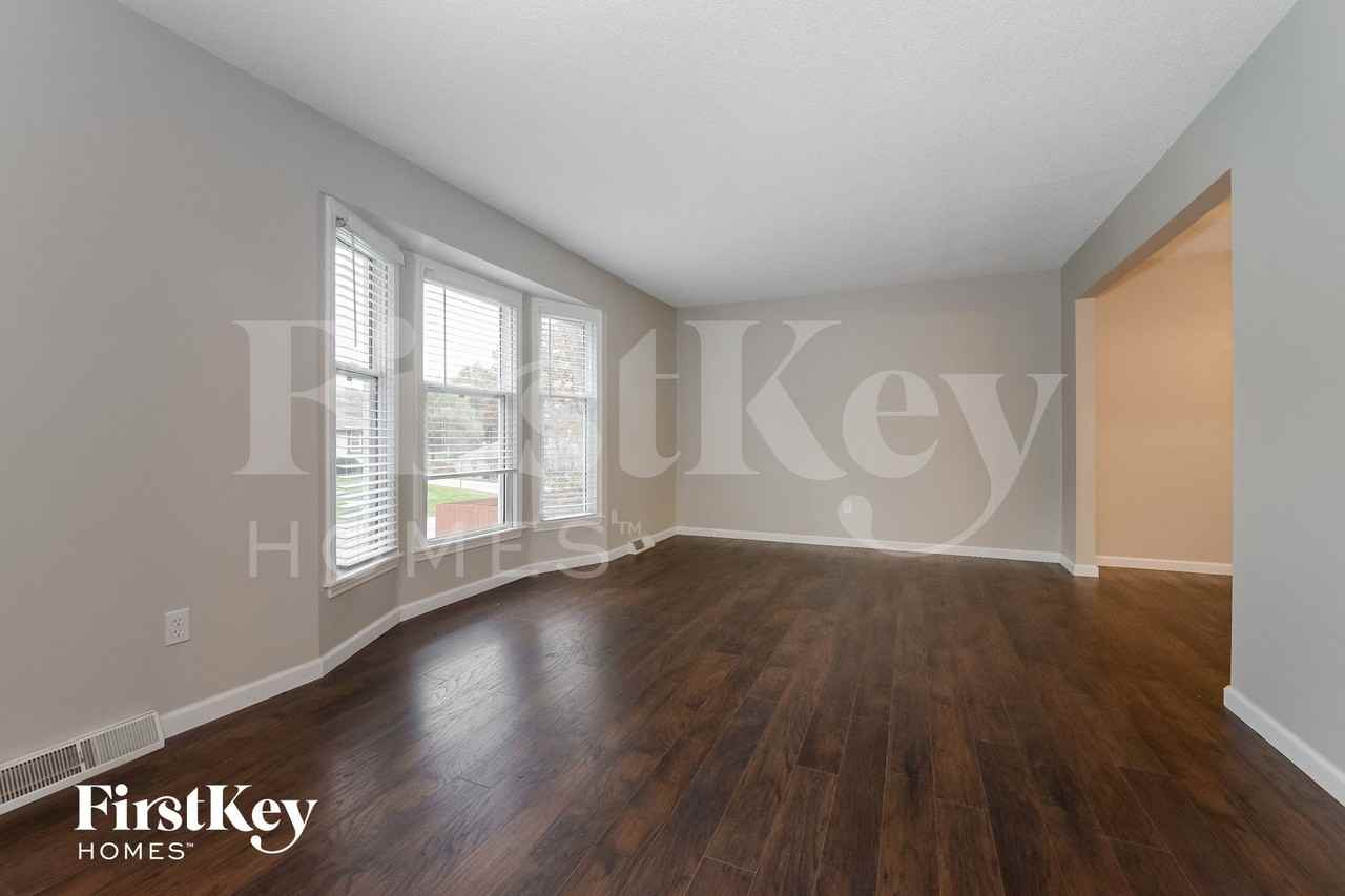 1300 Sw 22nd St - Photo 3 of 15