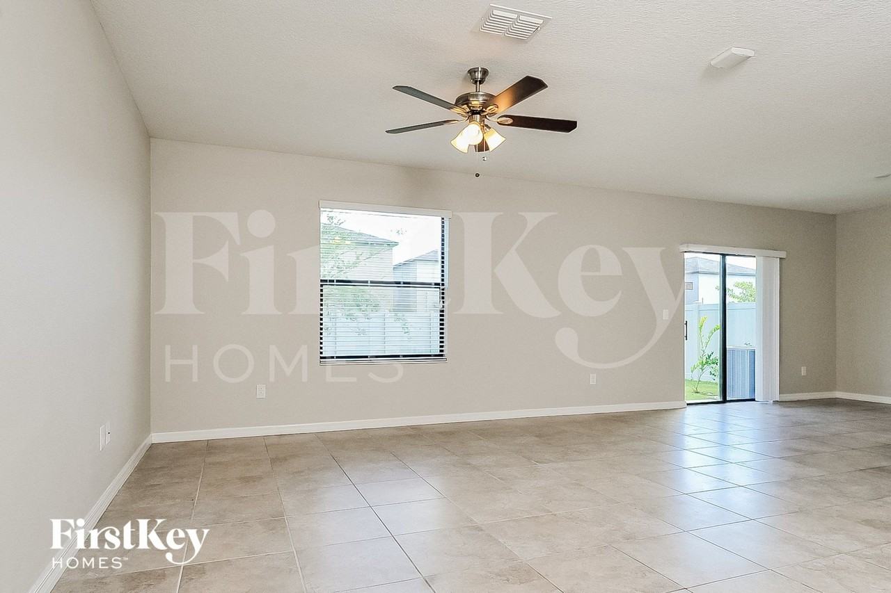 12702 Hampton Hill Dr - Photo 2 of 15