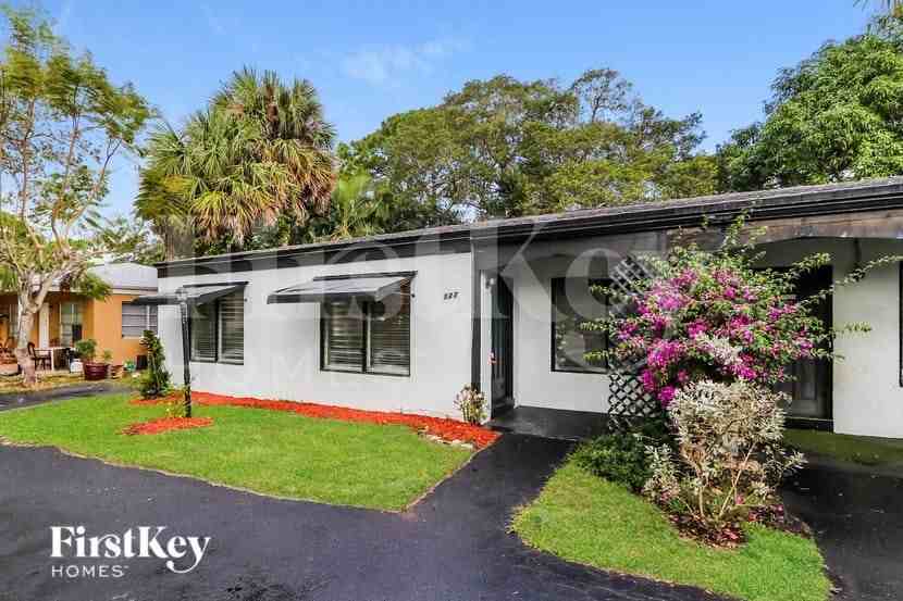 127 2nd St - Photo 2 of 16