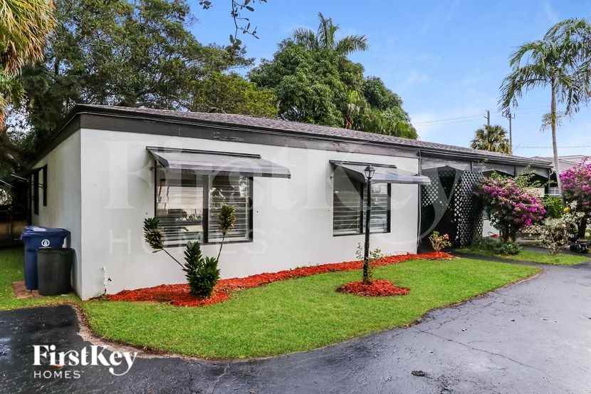 127 2nd St - Photo 3 of 16