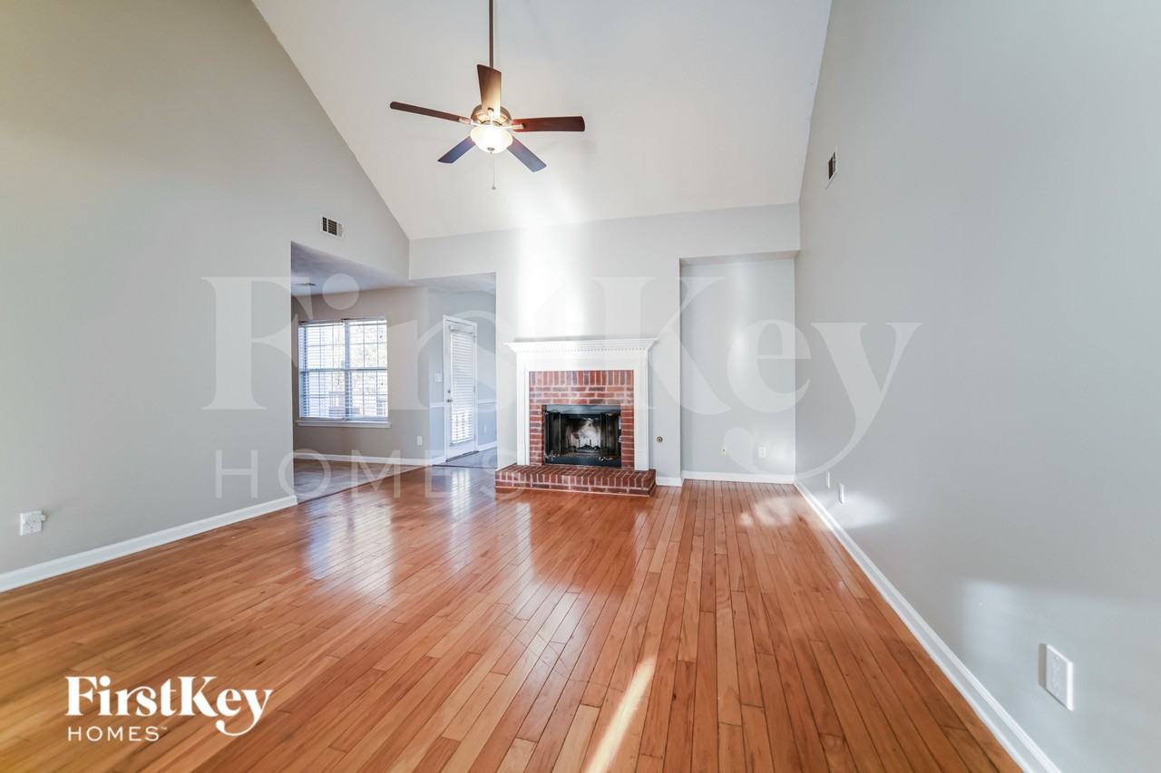 12289 Riviera Dr - Photo 3 of 16