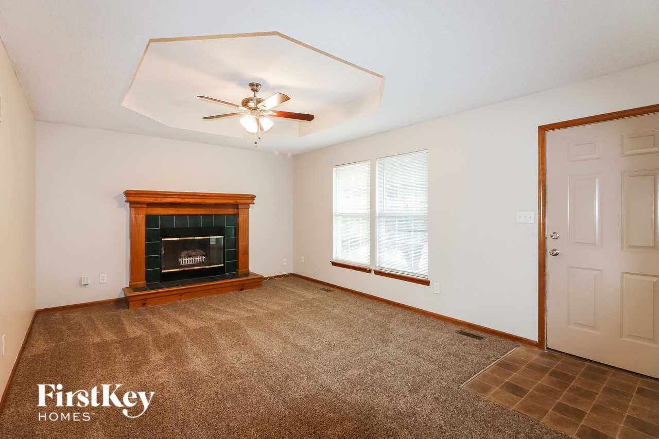 1216 N Ponca Dr - Photo 2 of 16