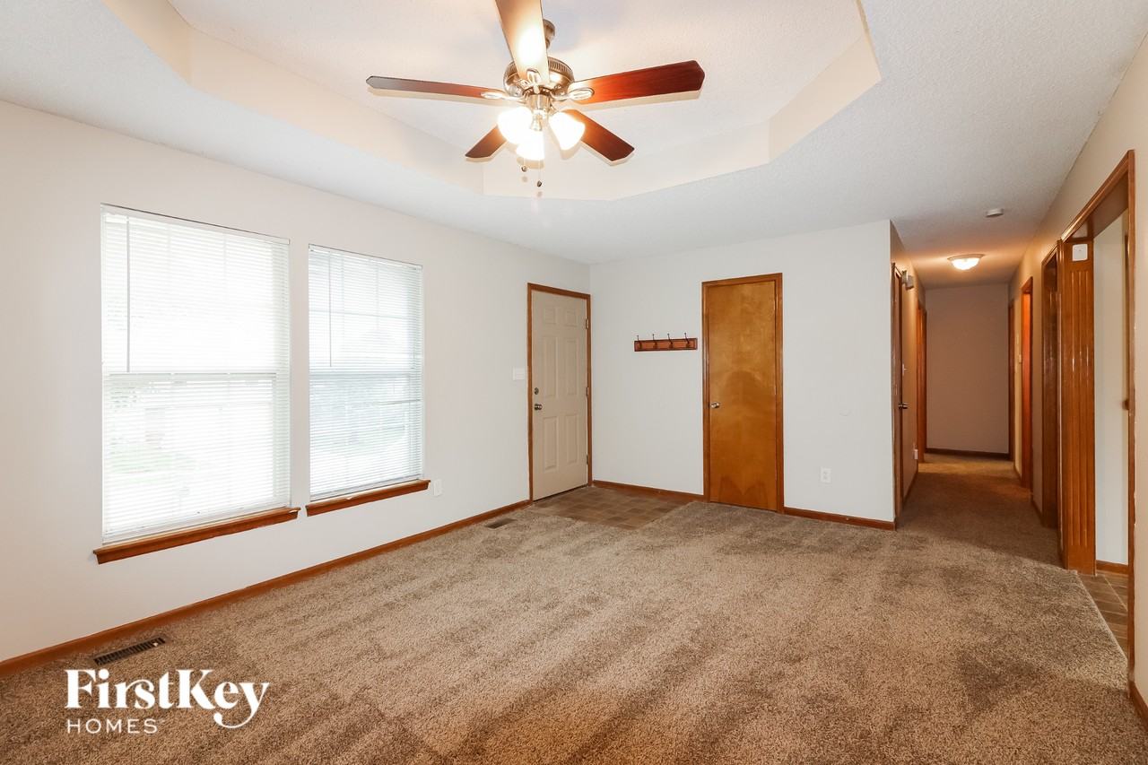 1216 N Ponca Dr - Photo 3 of 16