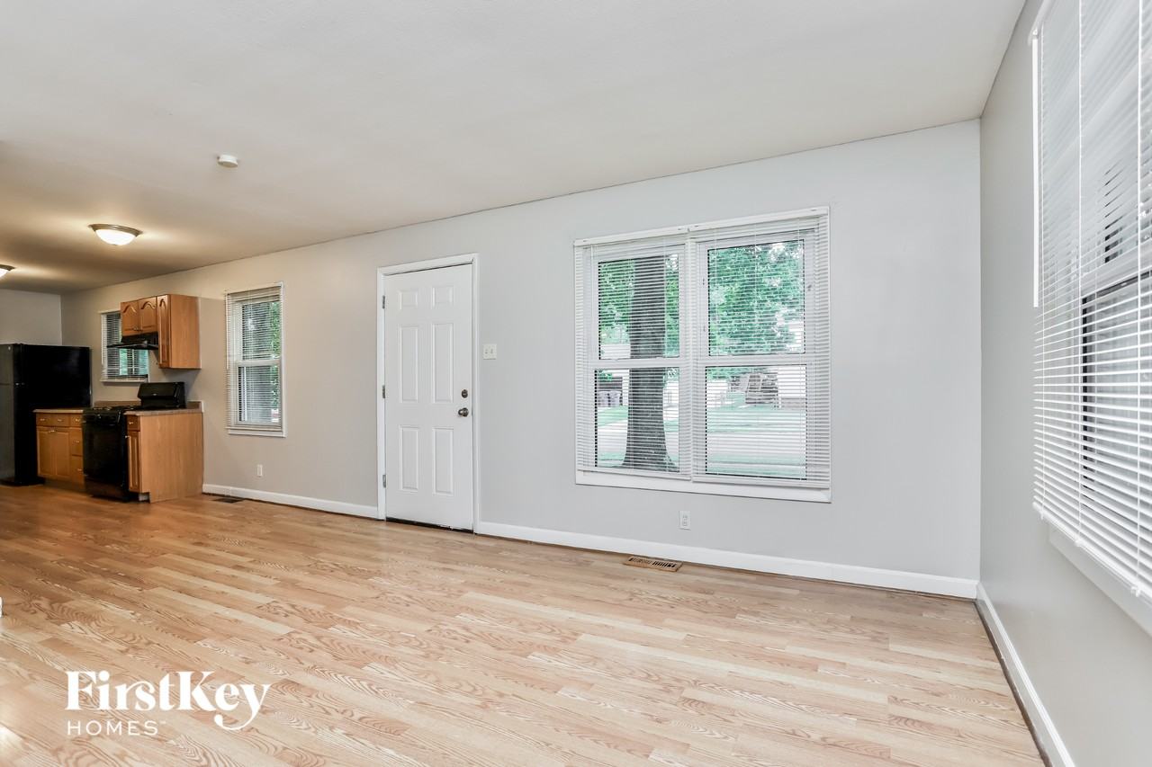 1160 Spruce Drive - Photo 3 of 15