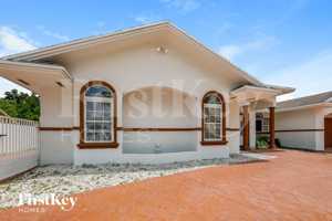 featured image of 11526 Holly Street