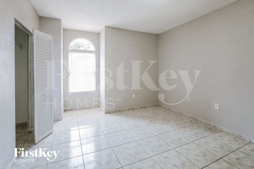 11526 Swstreet - Photo 3 of 15