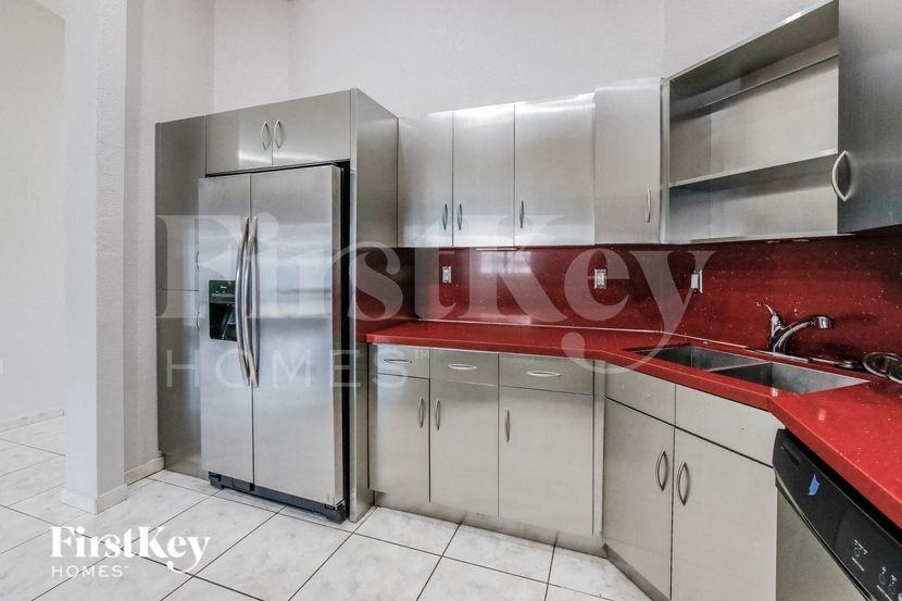 11526 Swstreet - Photo 4 of 15