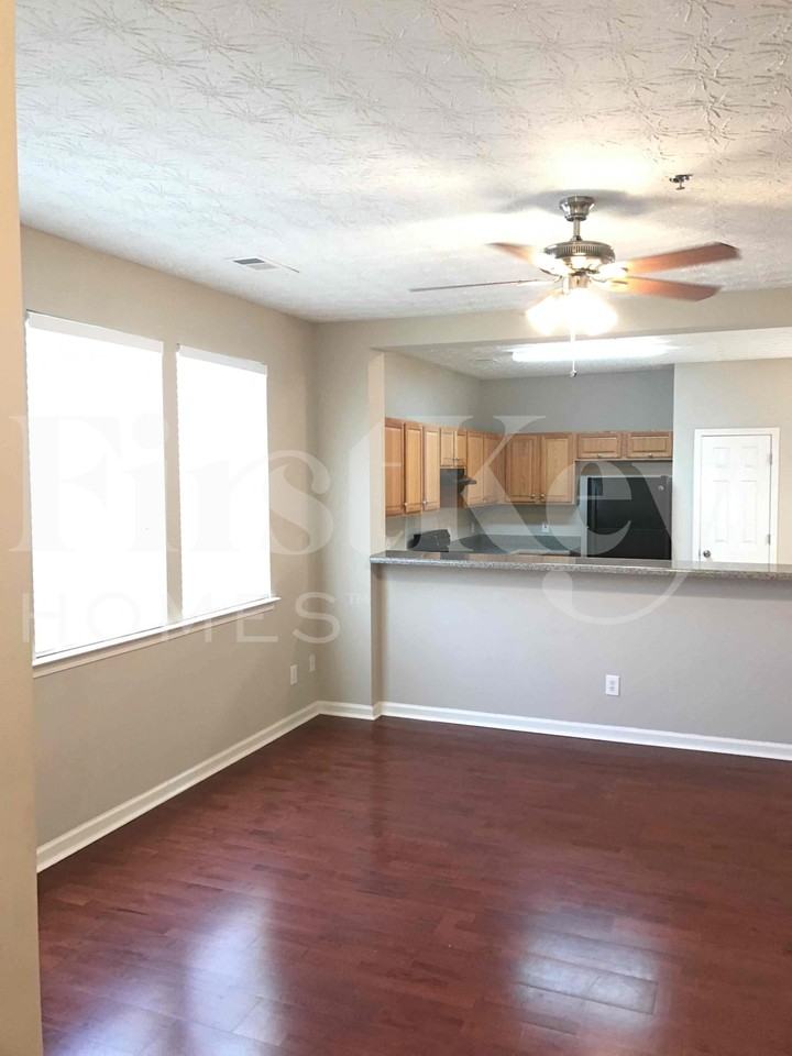 114 Ellis Northeast Drive - Photo 2 of 16