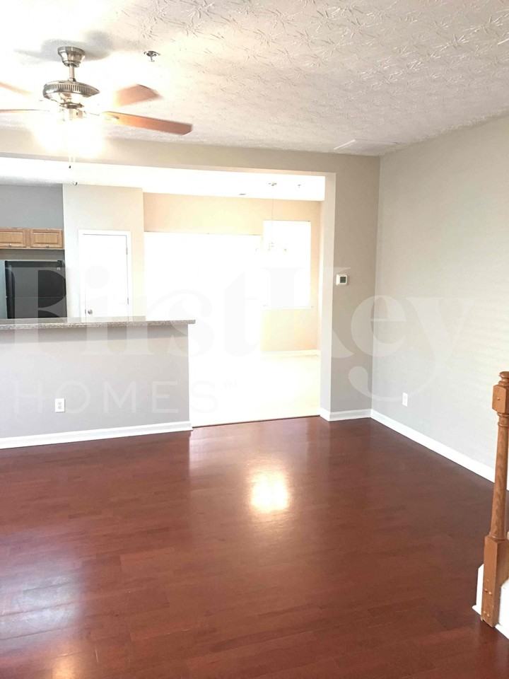 114 Ellis Northeast Drive - Photo 3 of 16