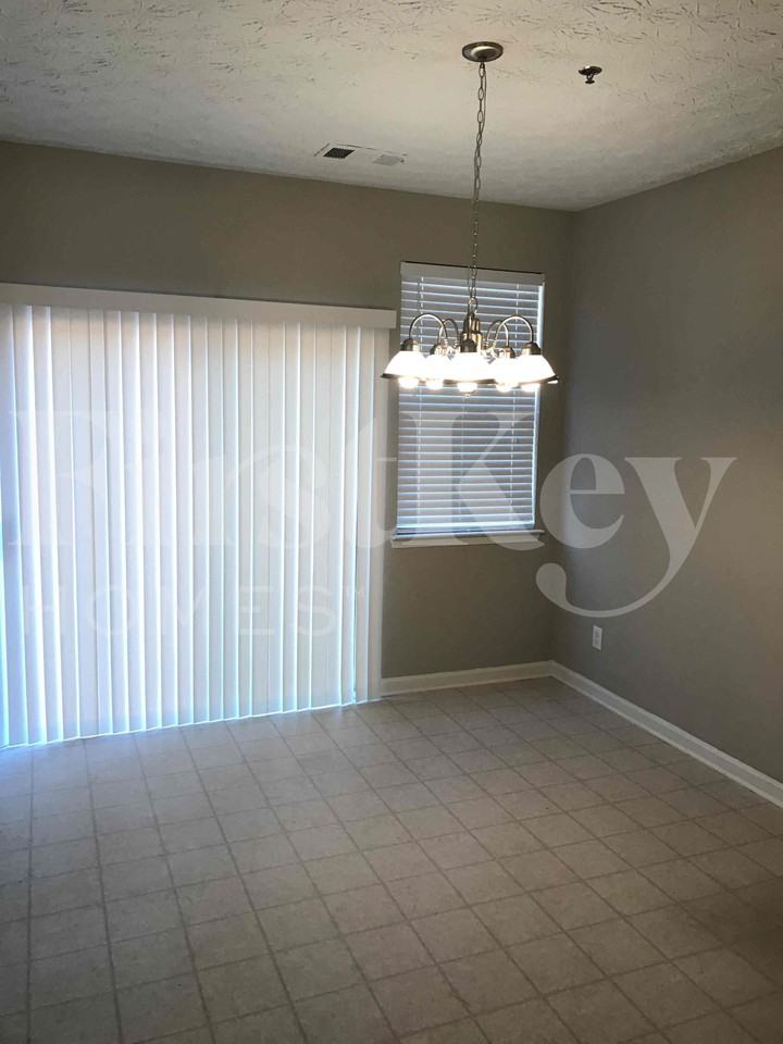 114 Ellis Northeast Drive - Photo 4 of 16