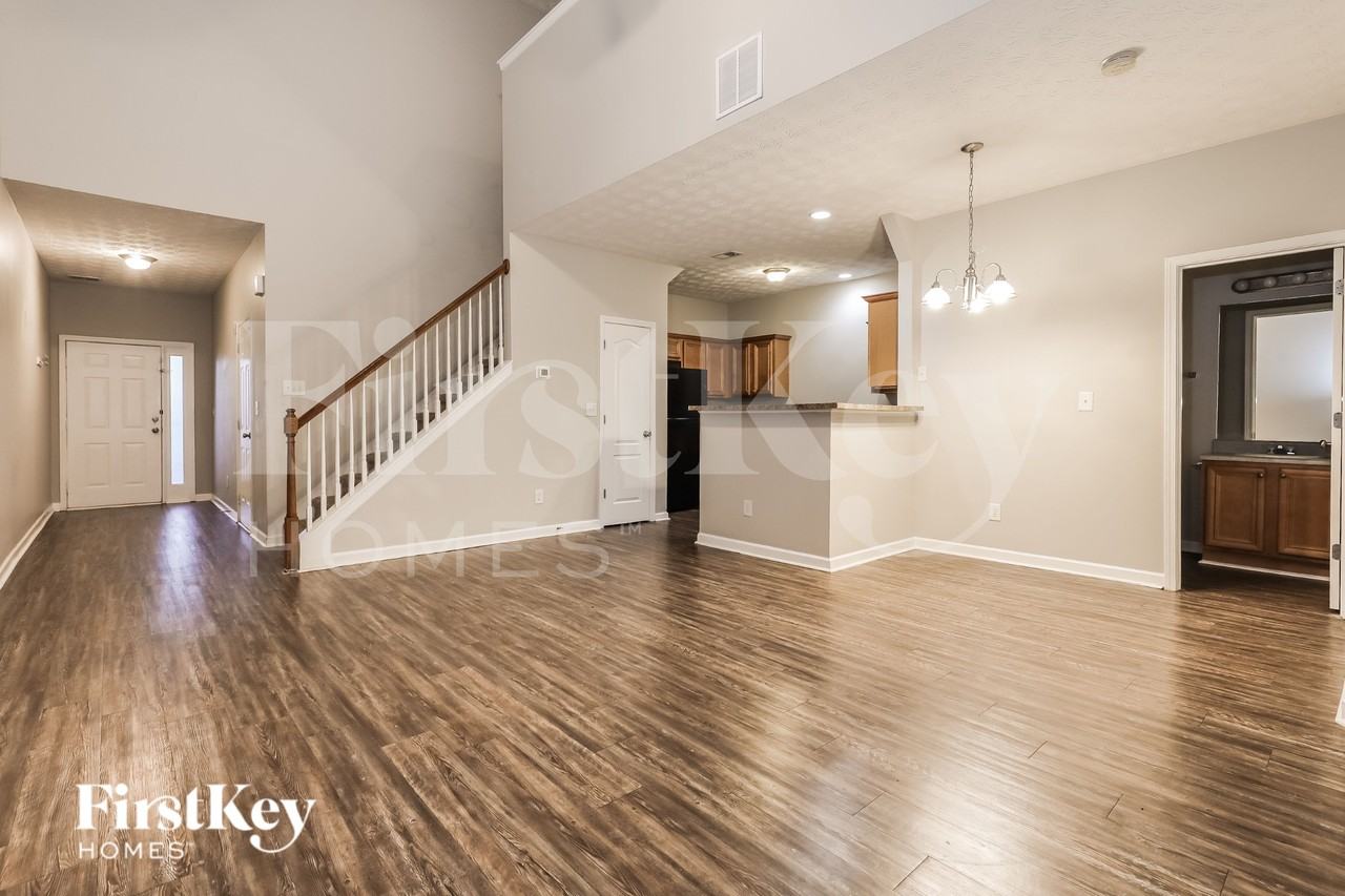 1132 Mcconaughy Ct - Photo 2 of 16