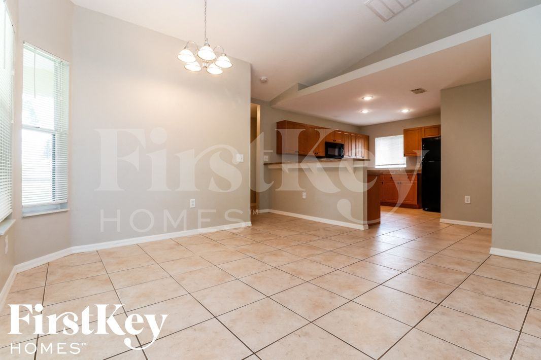 1117 Cape Coral Loop - Photo 3 of 15