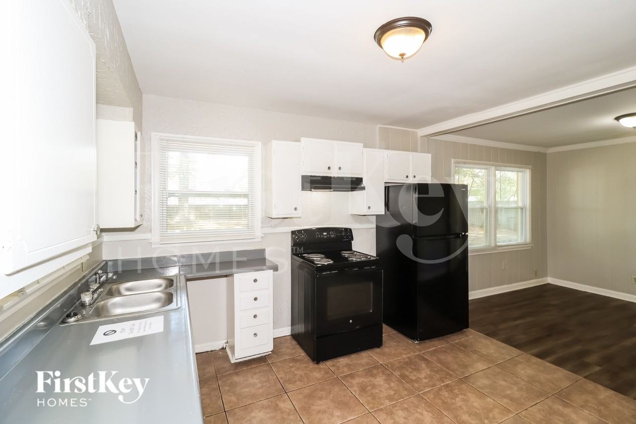 1094 East Shelby Drive - Photo 7 of 19