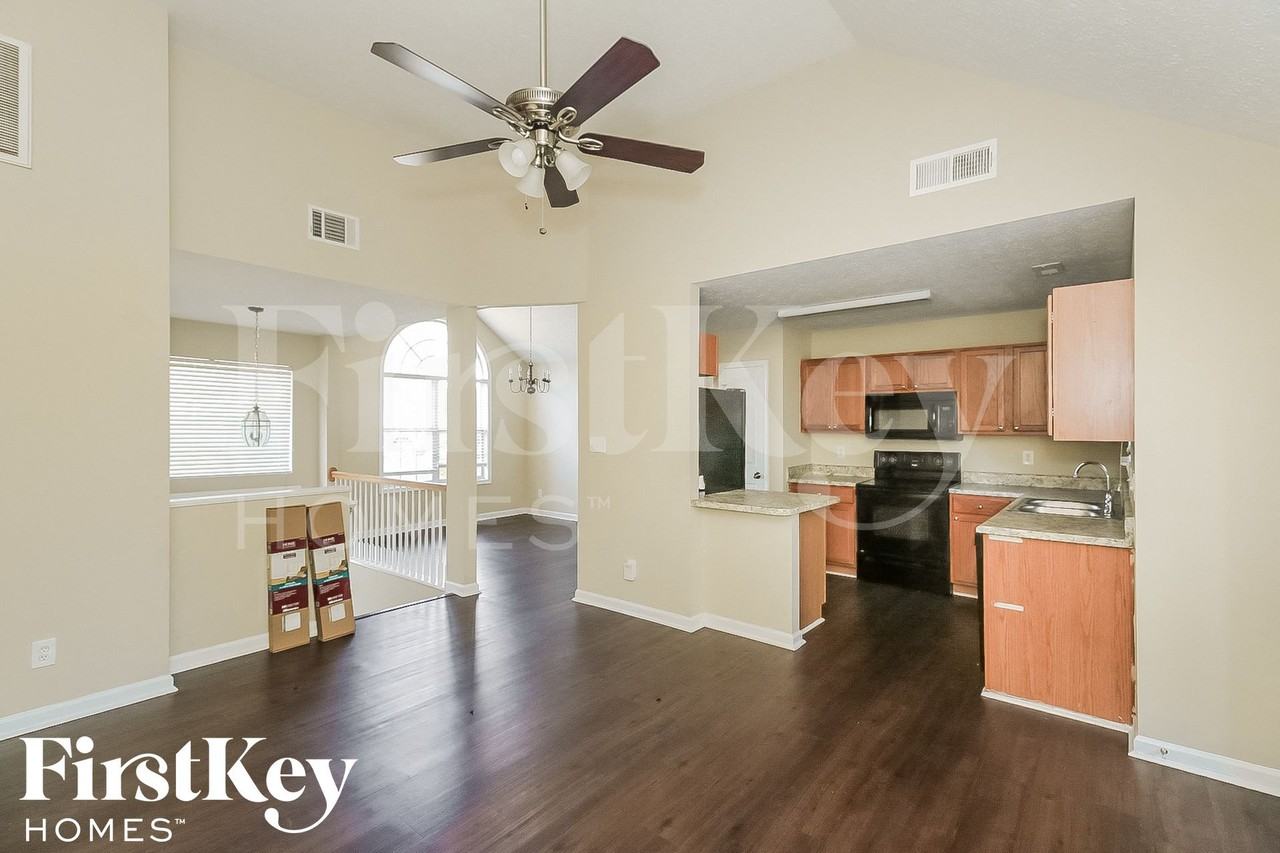 109 Manx Dr - Photo 2 of 13