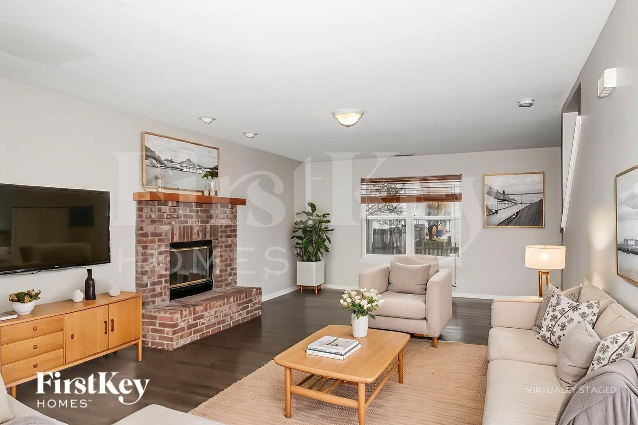 10428 Hornton Street - Photo 3 of 19