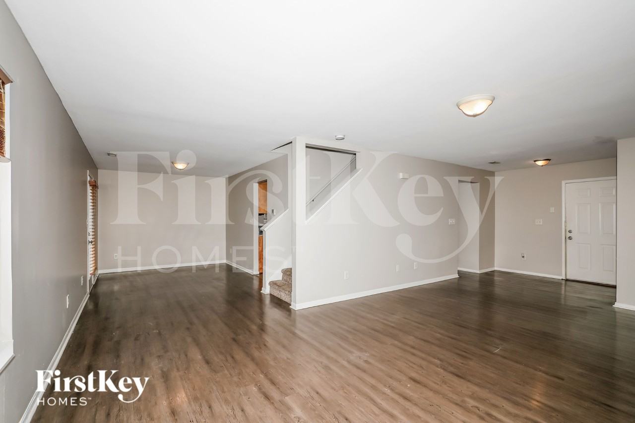 10428 Hornton Street - Photo 4 of 19