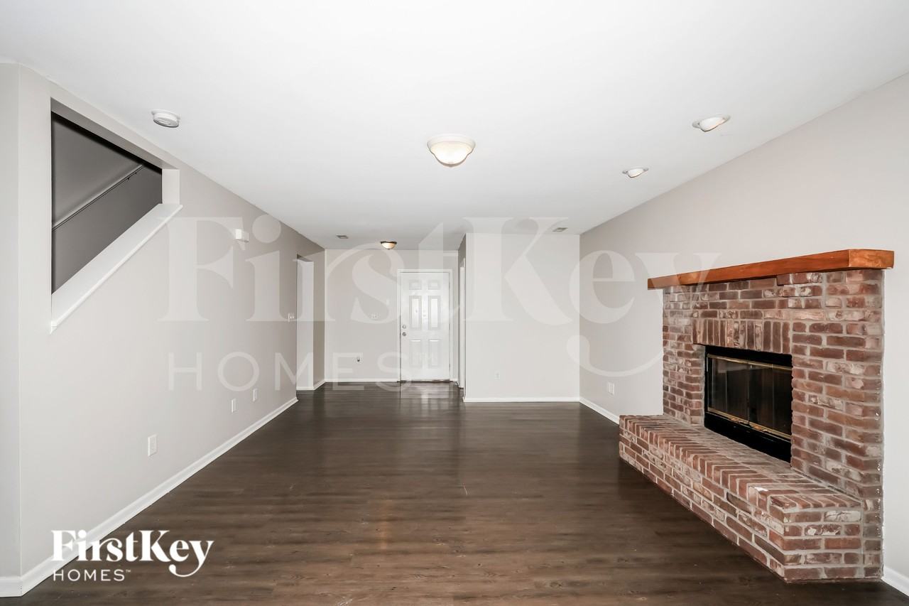 10428 Hornton Street - Photo 5 of 19