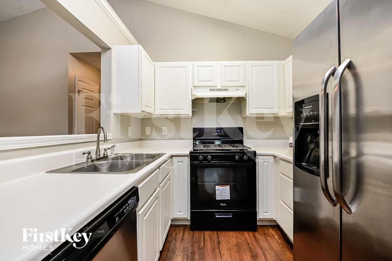 104 Waters Edge Drive - Photo 6 of 15