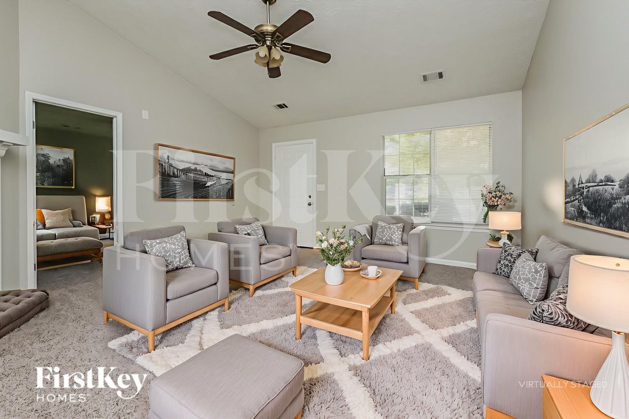 10366 Candlelight Rd - Photo 4 of 20